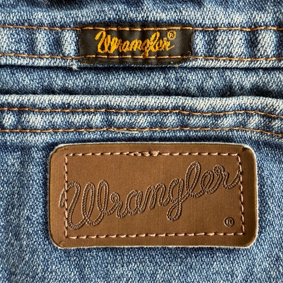 Vintage 90s Cut Off Denim Wrangler Shorts - Picture 4 of 7